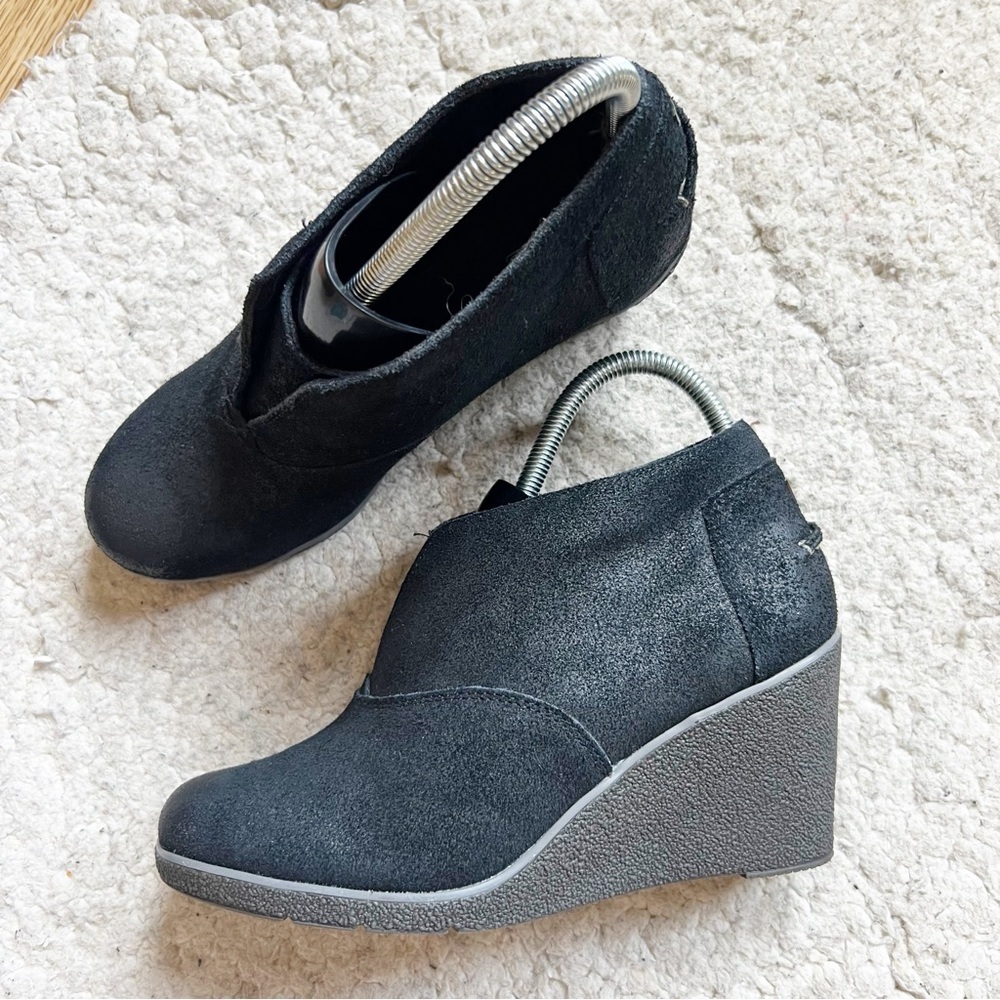 Sperry style sts94037 slip on laceless suede wedge booties